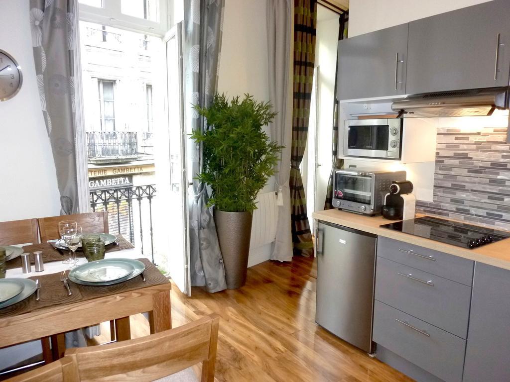 Appartement "Princesse Eleonore" - Centre Historique Bordeaux Ruang foto